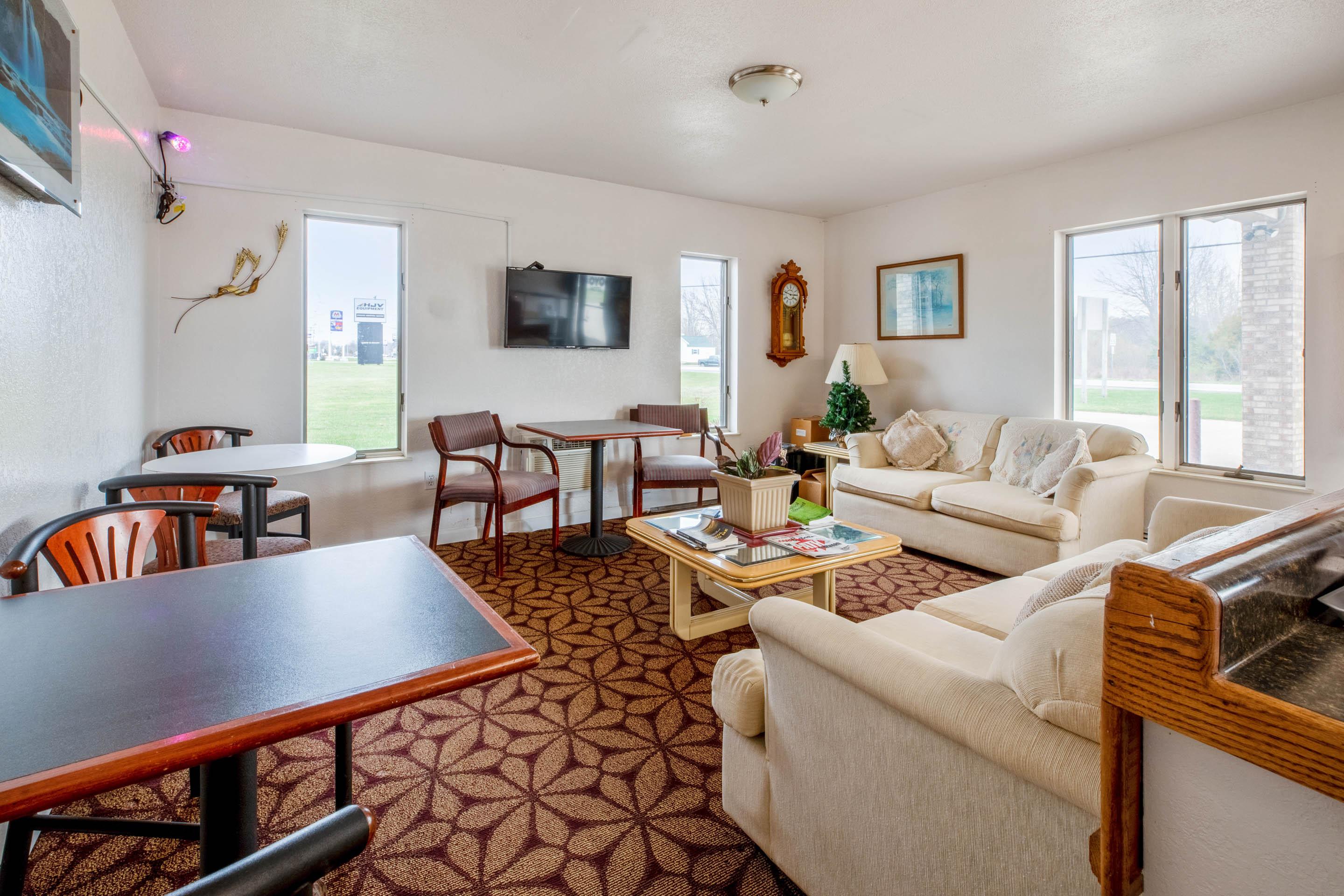 Oyo Route 52 & Hwy 57 Hotel